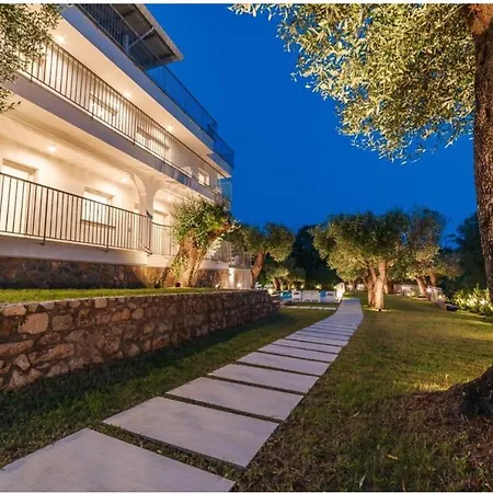 Micabalu Luxury Aparthotel 4*